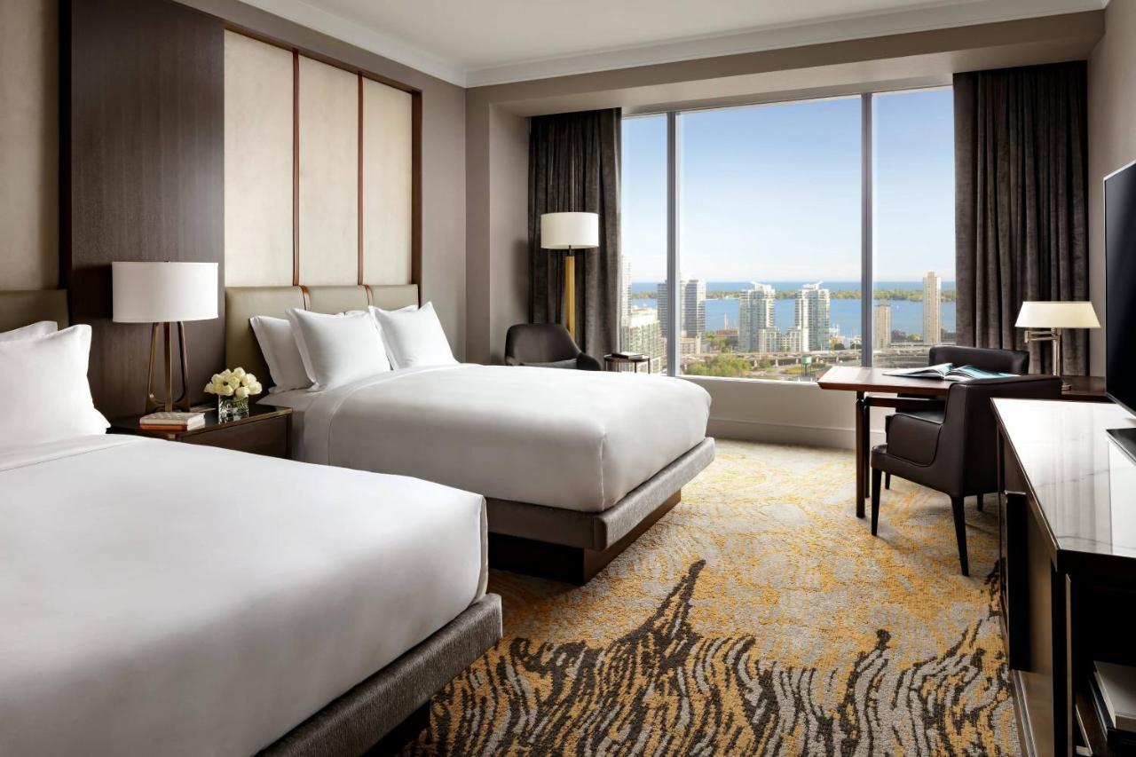 The Ritz-Carlton, Toronto Hotel Exterior photo