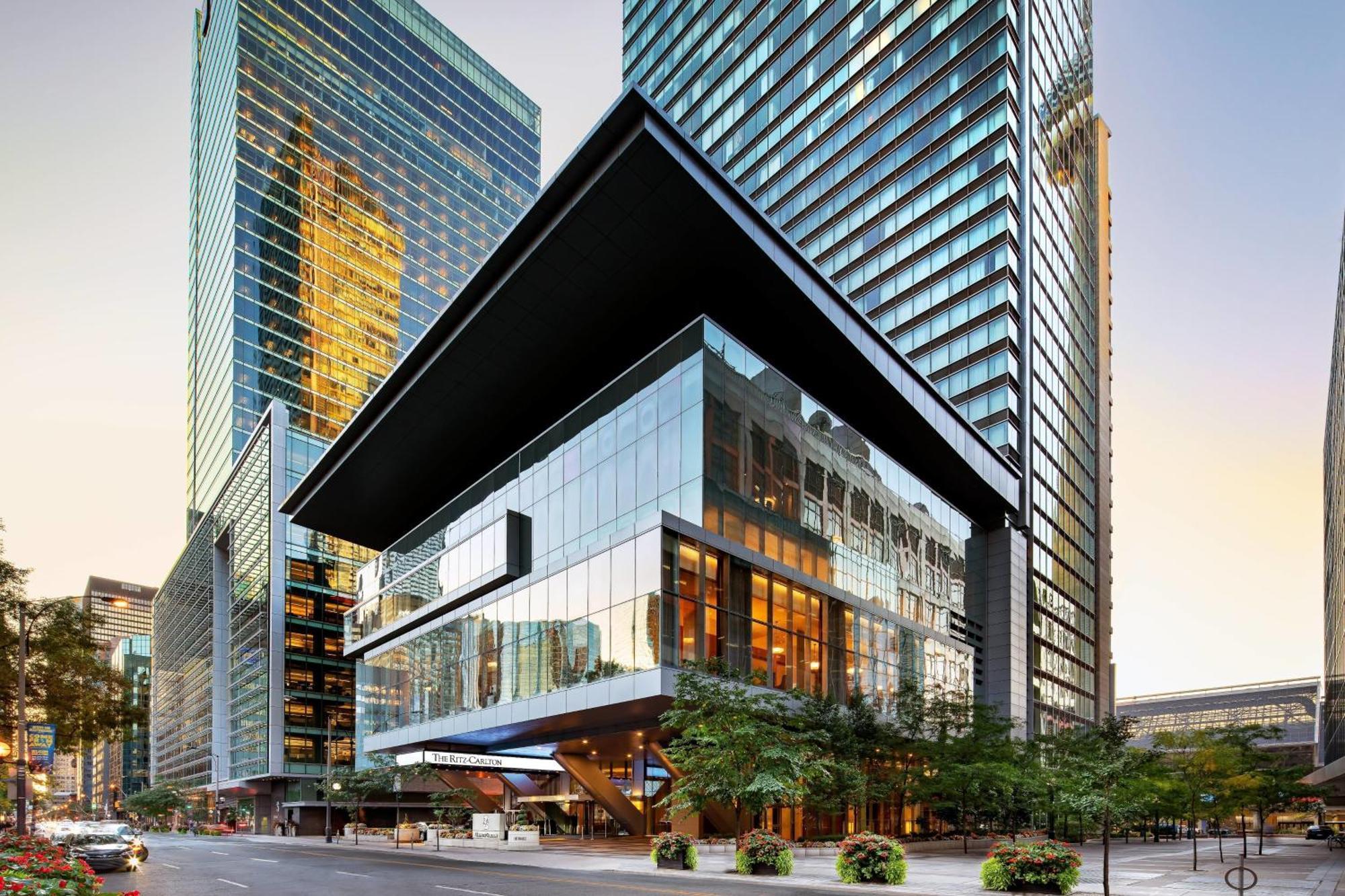 The Ritz-Carlton, Toronto Hotel Exterior photo