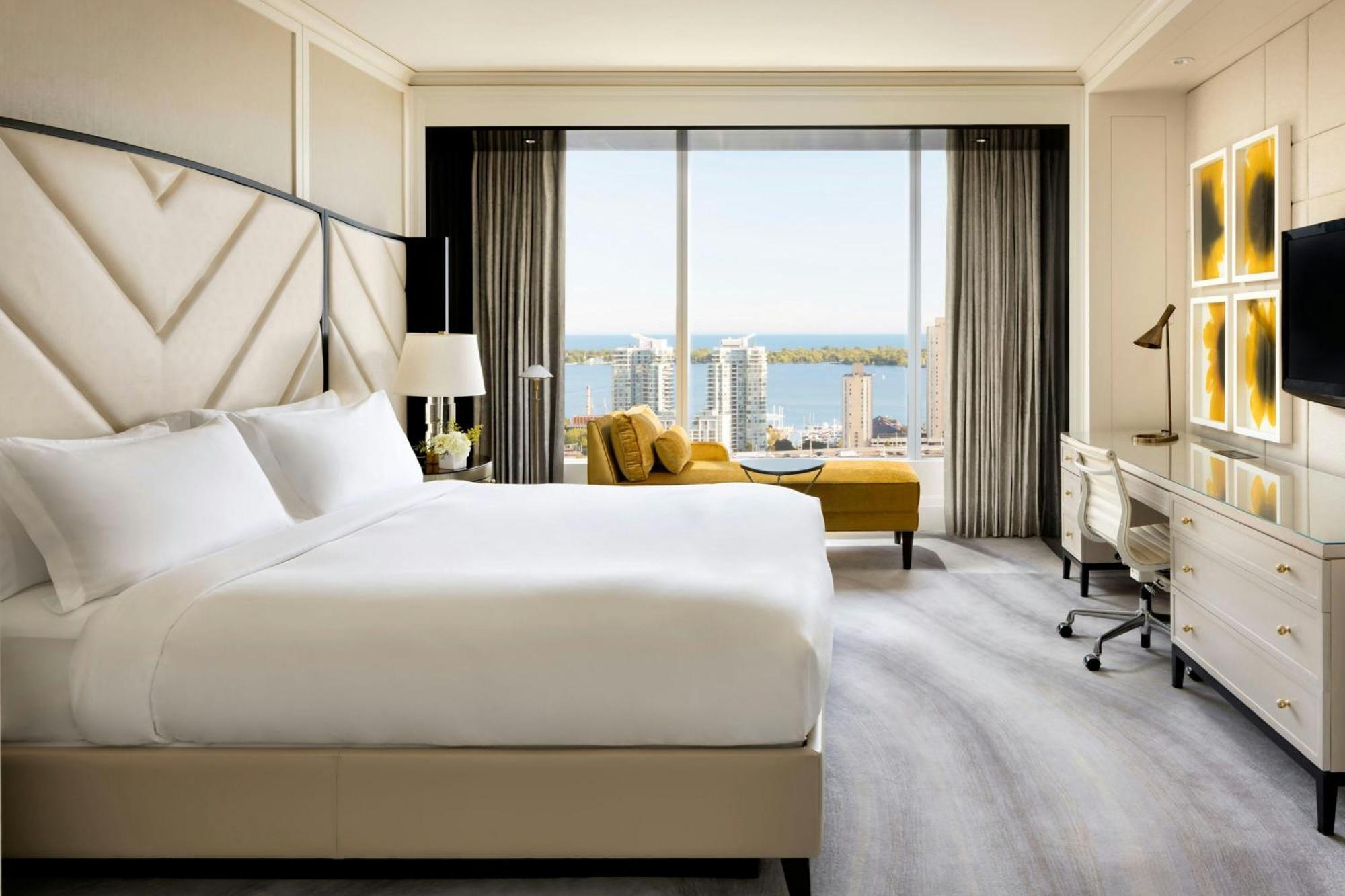The Ritz-Carlton, Toronto Hotel Exterior photo